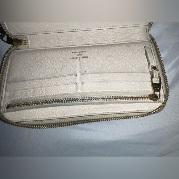 Black Louis Vuitton empreinte wallet - Picture 7 of 8